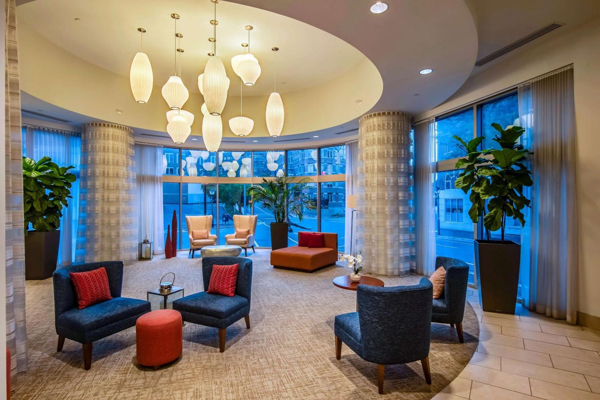 Hilton Garden Old Town National Harbor Hotel 3*