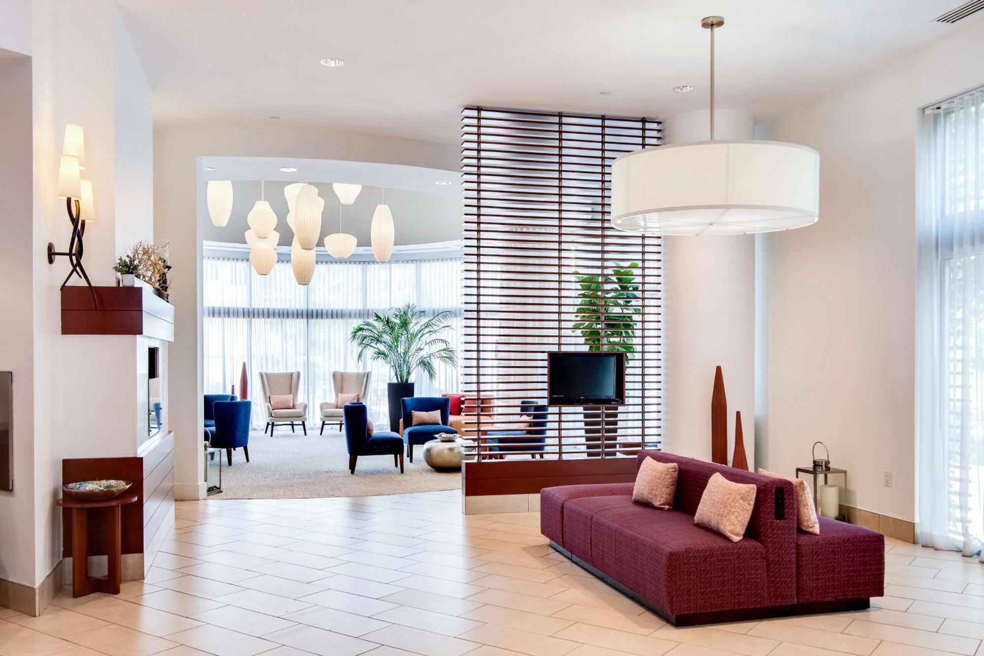Hilton Garden Old Town National Harbor 3*